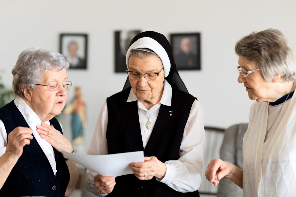 De gauche à droite: Soeurs Georgette Fortier, Yvonne Parent et Thérèse Gagné